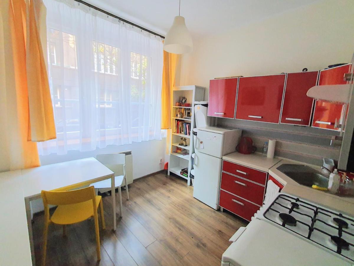 Basic, Quiet Apartment Close To Main Square Krakow Exterior photo